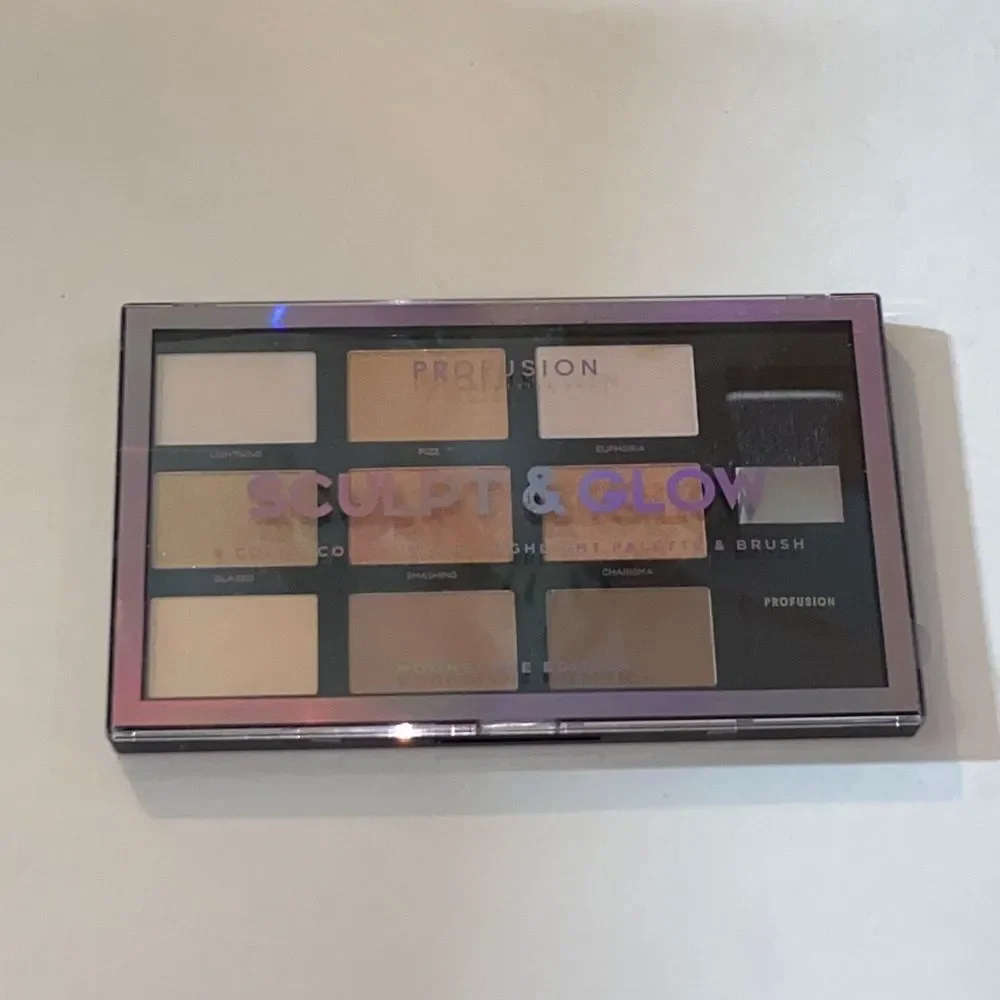 Profusion Cosmetics Sculp & Glow Palette with Brush